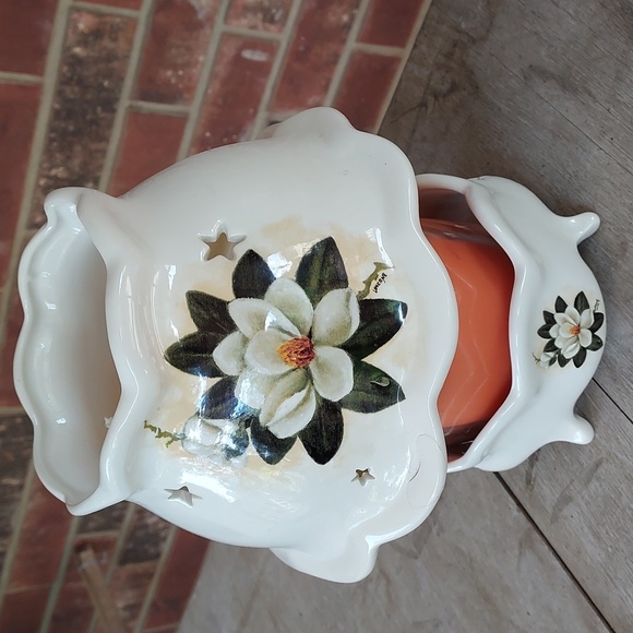 Magnolia candle holder 2 pieces..candle not included - Picture 1 of 4